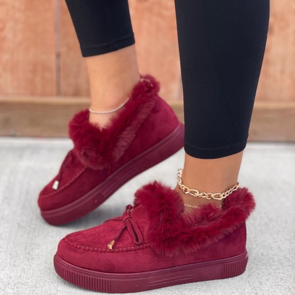 Burgundy Fuzzy Furry Slip-on Moccasin Slippers - Picture 3 of 12